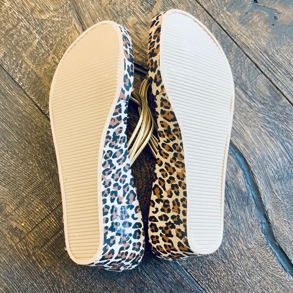 🛍2/$25 NWOT Victoria’s Secret Colin Stuart sandal - Picture 4 of 4